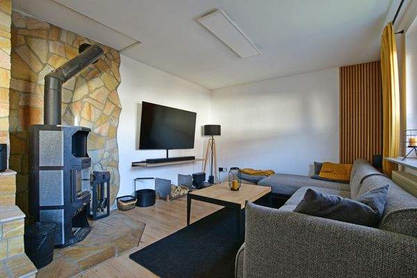 25-5512 - Wohnen  Kamin