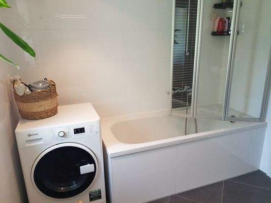 Badezimmer mit Wanne