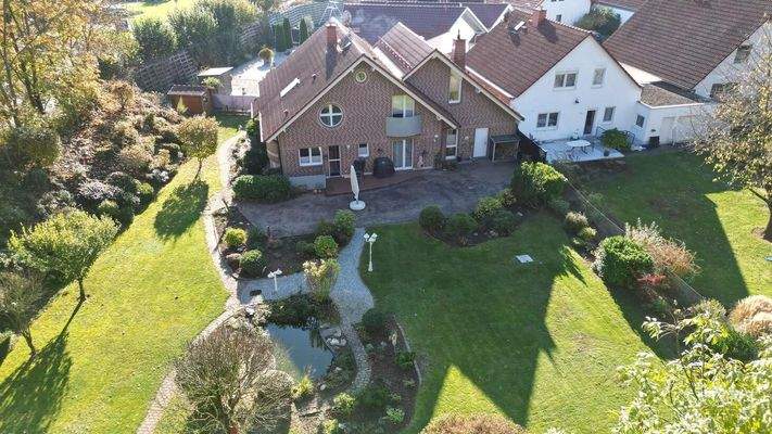 Ansicht hinten mit Garten