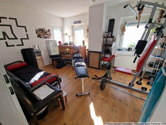 Sportraum oder Kind 1 im OG