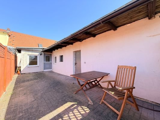 gepflasterte Terrasse