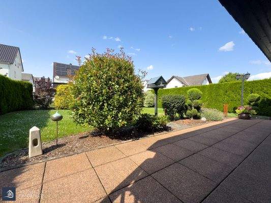 Teilüberdachte Terrasse