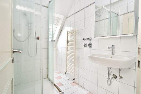 Badezimmer Ansicht 1