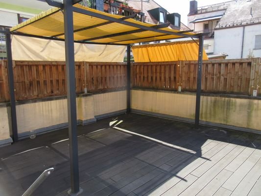 Terrasse mit Pergola