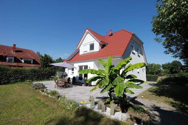 Haus vom Boxenstall aus