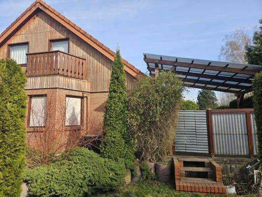 Giebelseite + Terrassenzugang