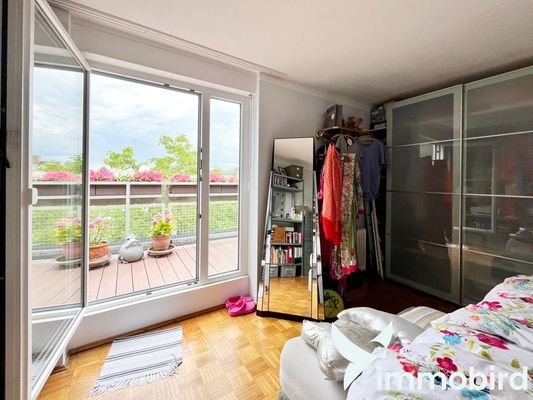 Schlafzimmer mit Balkon