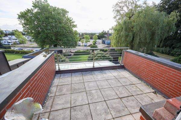 ea6d3b24-9c5c-4c96-b33d-0f8c07f0a0a7