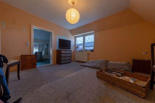 OG Schlafzimmer mit Ankleideraum