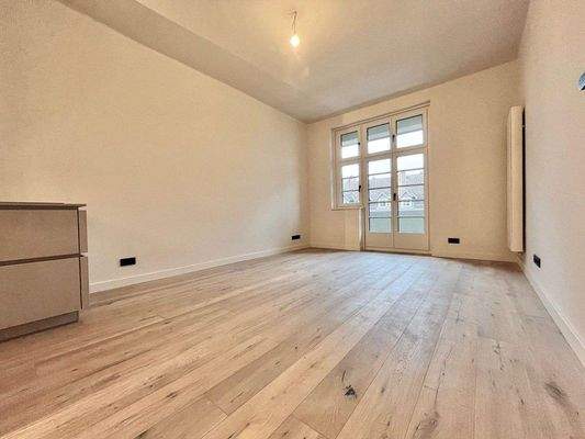 Wohnbereich mit ca. 2,94m Deckenhöhe