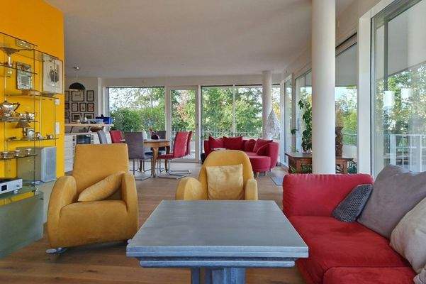 Wohnzimmer mit Esszimmer