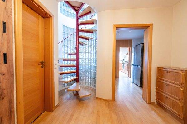 Hausflur Treppe zum Obergeschoss