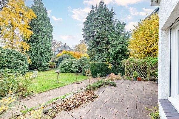 ...mit Blick in den Garten