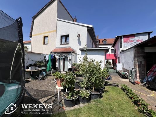 Blick vom Garten auf das Hinterhaus