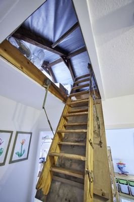 Spitzboden Monarchtreppe