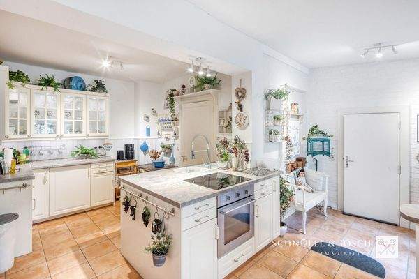 Die Küche mit toller Kochinsel