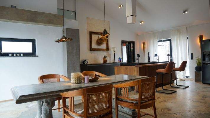 Küche und Essbereich