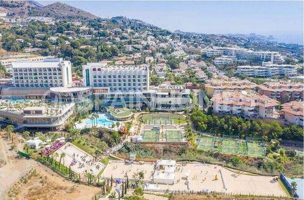 Flat with Large Terrace and Modern Style in Fuengirola