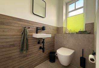 Gäste-Toilette im Erdgeschoss