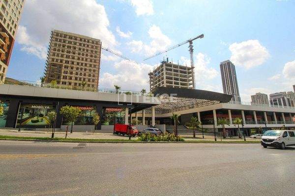 Flats Near the Metrobus Station in İstanbul Esenyurt