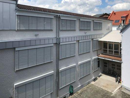 Teilansicht Innenhof Mittelstr. 8 mit Wintergarten