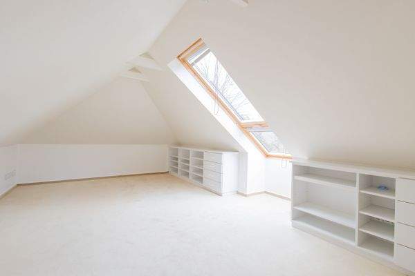 Schlafzimmer mit Cabriofenster