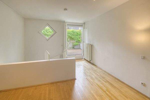 Schlalfzimmer mit Blick zur Terrasse