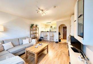 Einrichtungsbeispiel (KI generiert)