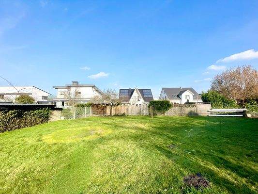 Grundstück_Blick in den Garten