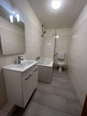 Badezimmer 1