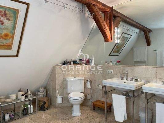 Das geräumige Duschbad im 1.OG