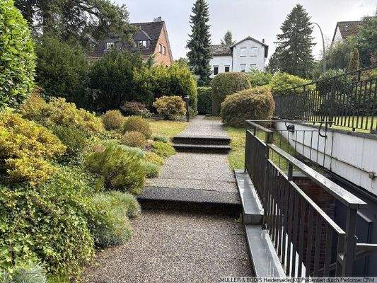 Blick in den Vorgarten