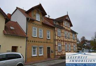 Vorder- und Seitenansicht