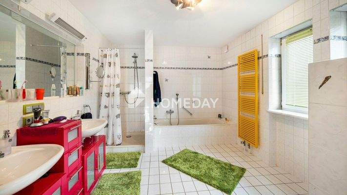 1. OG Badezimmer 2 1