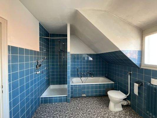 Bad Dachgeschoss Ansicht 2