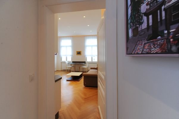 Vorzimmer / anteroom