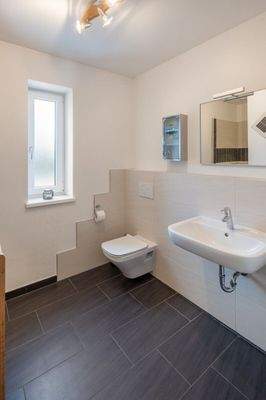 Gäste-WC mit Dusche