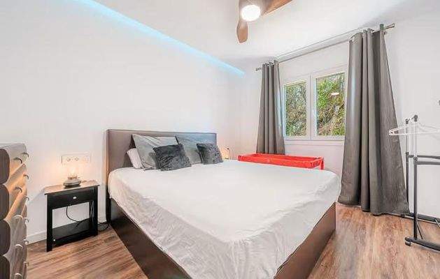 Villa mit Touristenlizenz in Meeresnähe zum Verkauf in Bahía Grande, Mallorca