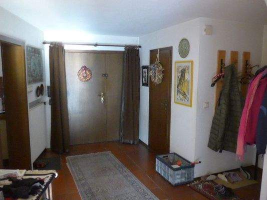 großzügiger Eingangsbereich.JPG