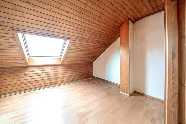 DG Zimmer 02 geleert