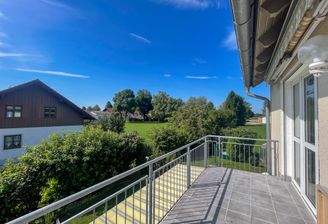 Großer ruhiger Balkon