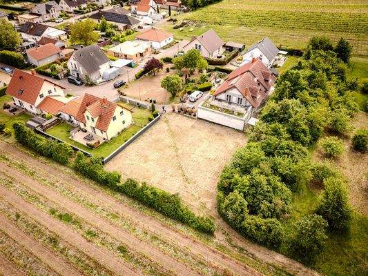 Eckgrundstück am Feldrand