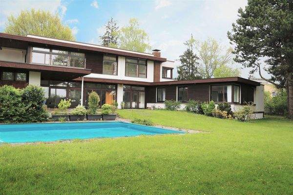 geschützter Garten zu Pool