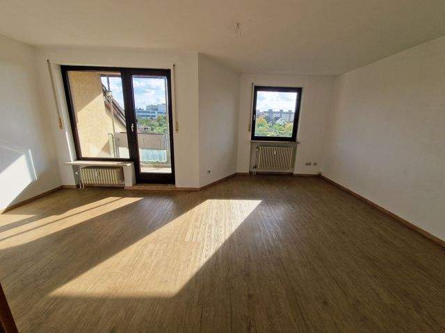 Thon: gemütliche 2-Zi.-Wohnung mit sonnigem Balkon! - Photo 1