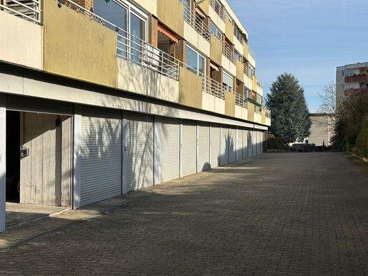 Ansicht Rückseite u. Garage