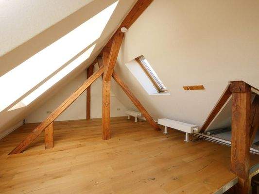  Offenes SPITZBODEN-ZIMMER
