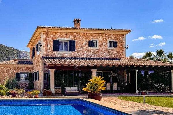 Impression Haus mit Wintergarten