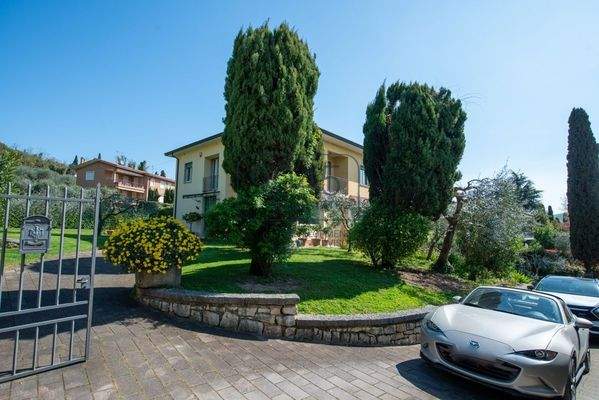 Exklusives Villenanwesen mit Seeblick in Garda - Gardasee