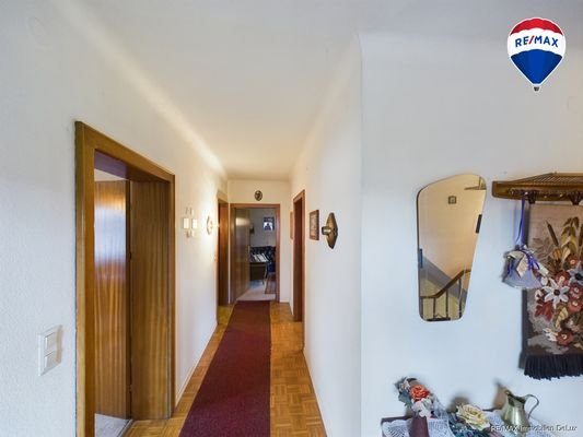 RE/MAX Immobilien DeLux Fluransicht 2 OG