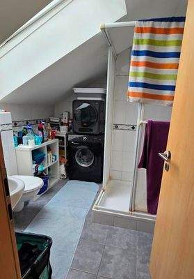 DG, Wohnung li.: Badezimmer